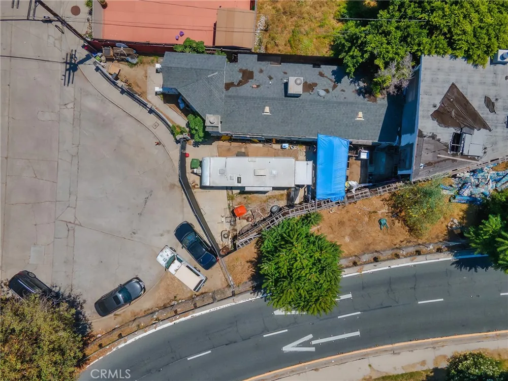 4463 Bellflower Avenue West Toluca Lake, CA 91602