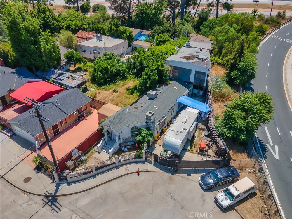 4463 Bellflower Avenue West Toluca Lake, CA 91602