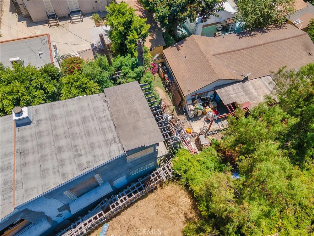 4463 Bellflower Avenue West Toluca Lake, CA 91602