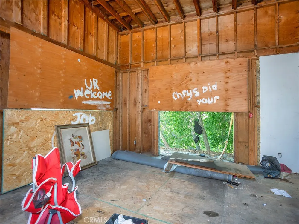 4463 Bellflower Avenue West Toluca Lake, CA 91602