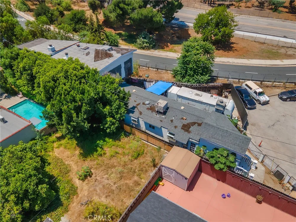 4463 Bellflower Avenue West Toluca Lake, CA 91602
