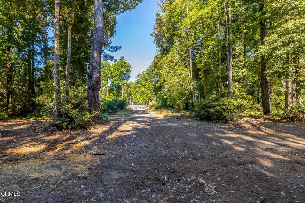 32401 Creekside Lane Fort Bragg, CA 95437