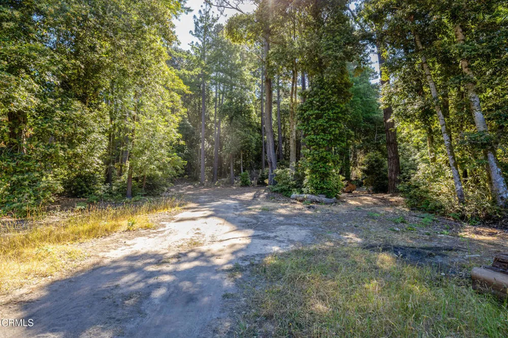 32401 Creekside Lane Fort Bragg, CA 95437