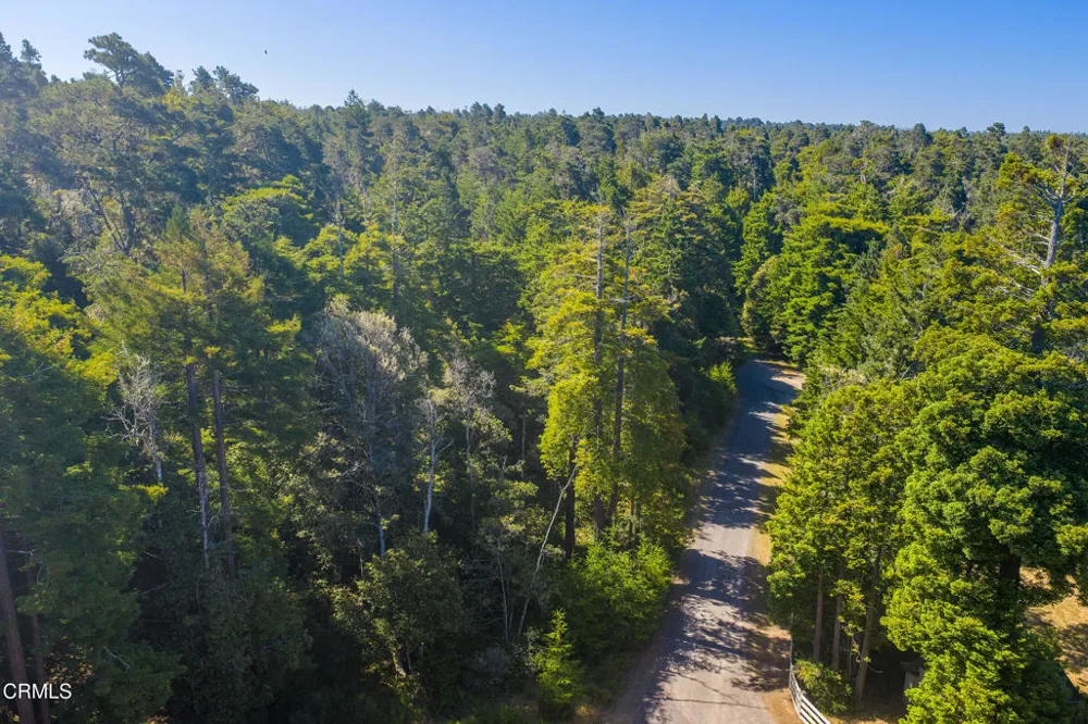 32401 Creekside Lane Fort Bragg, CA 95437