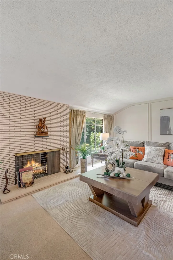 205 W Longden Arcadia, CA 91007