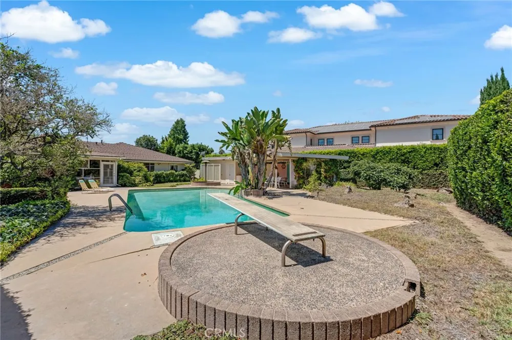 205 W Longden Arcadia, CA 91007