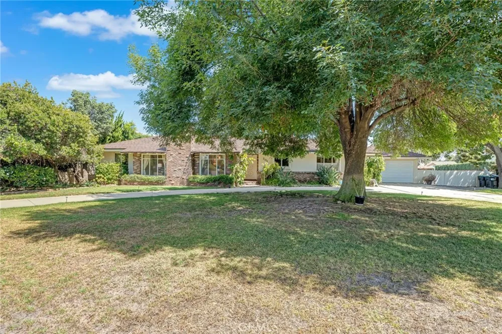205 W Longden Arcadia, CA 91007