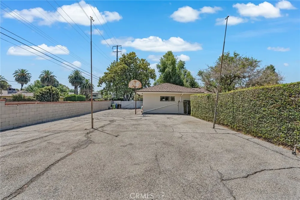 205 W Longden Arcadia, CA 91007