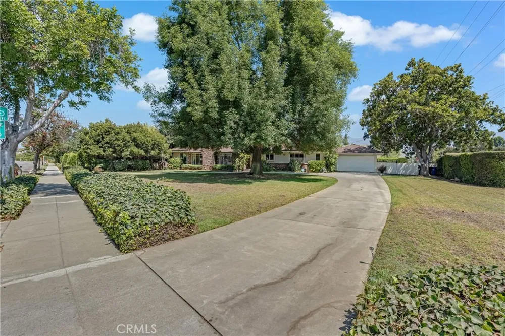 205 W Longden Arcadia, CA 91007
