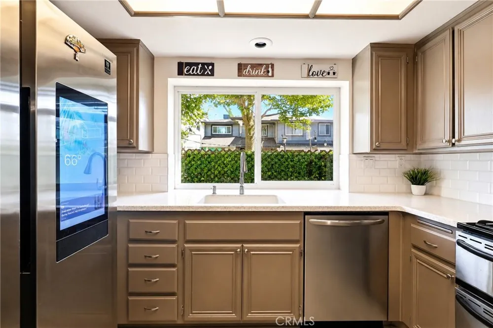 860 Carlton Privado Ontario, CA 91762