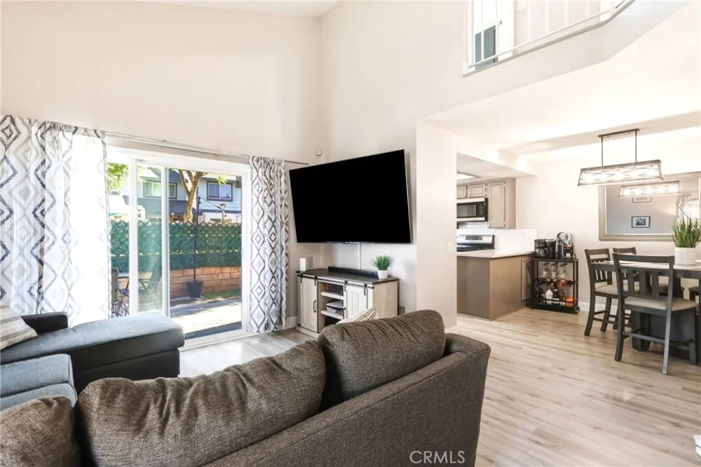 860 Carlton Privado Ontario, CA 91762