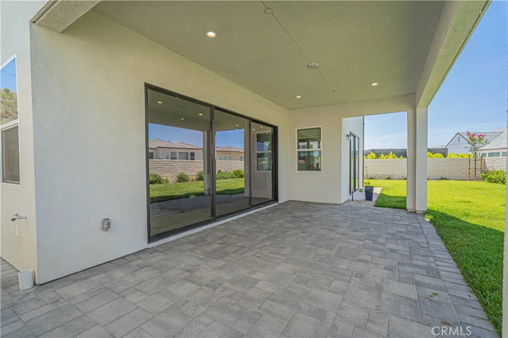 27871 Screenplay Place Valencia, CA 91381