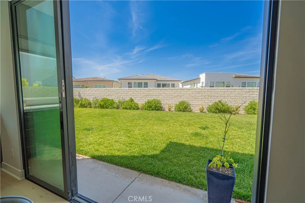 27871 Screenplay Place Valencia, CA 91381