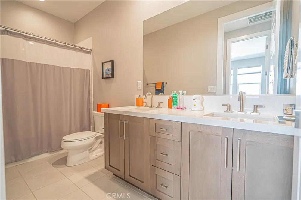 27871 Screenplay Place Valencia, CA 91381