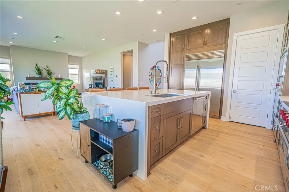27871 Screenplay Place Valencia, CA 91381
