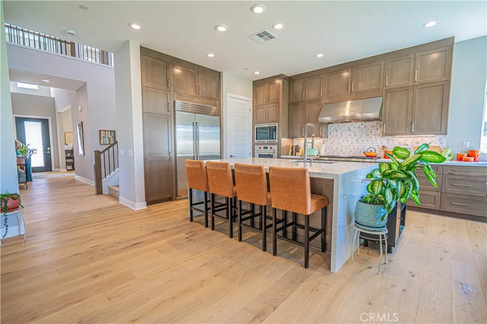 27871 Screenplay Place Valencia, CA 91381