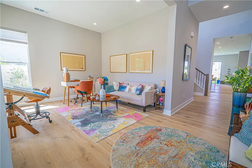 27871 Screenplay Place Valencia, CA 91381