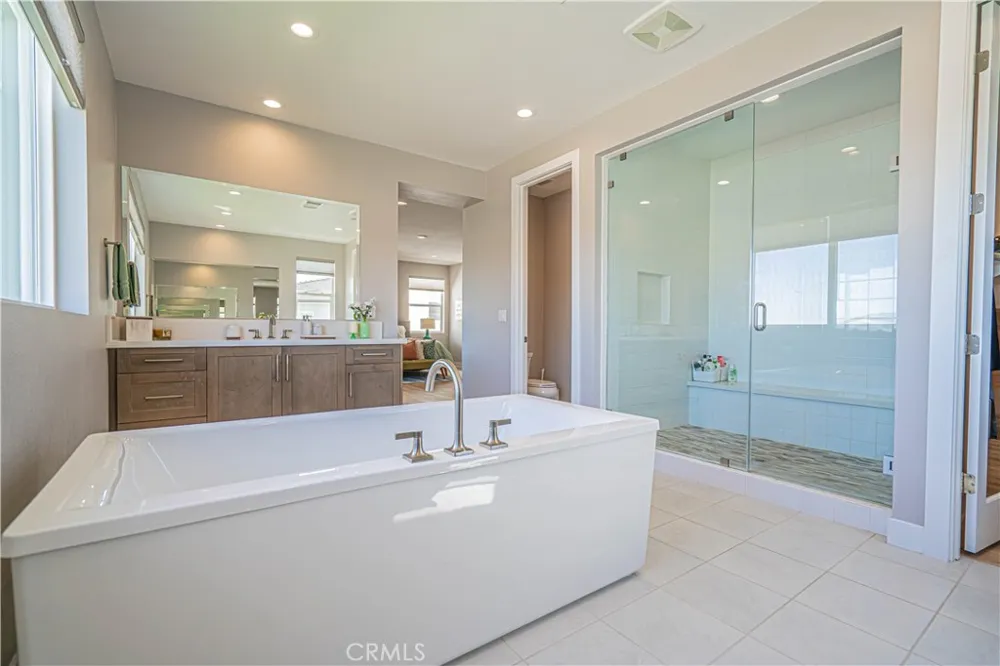 27871 Screenplay Place Valencia, CA 91381