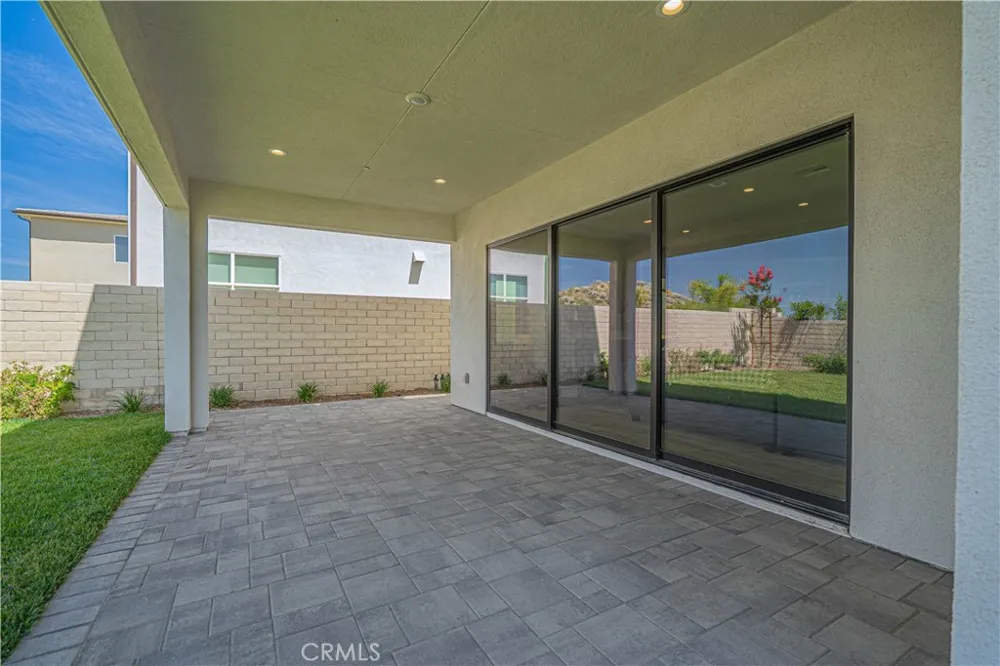 27871 Screenplay Place Valencia, CA 91381