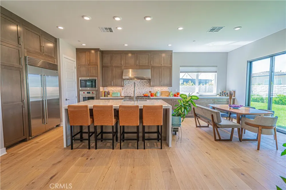 27871 Screenplay Place Valencia, CA 91381