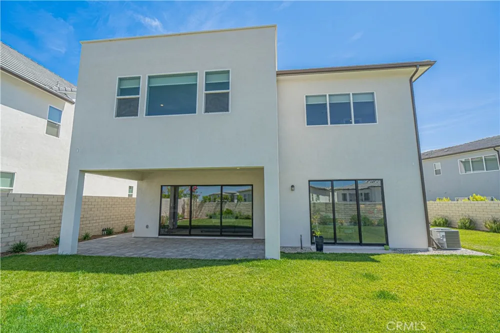 27871 Screenplay Place Valencia, CA 91381
