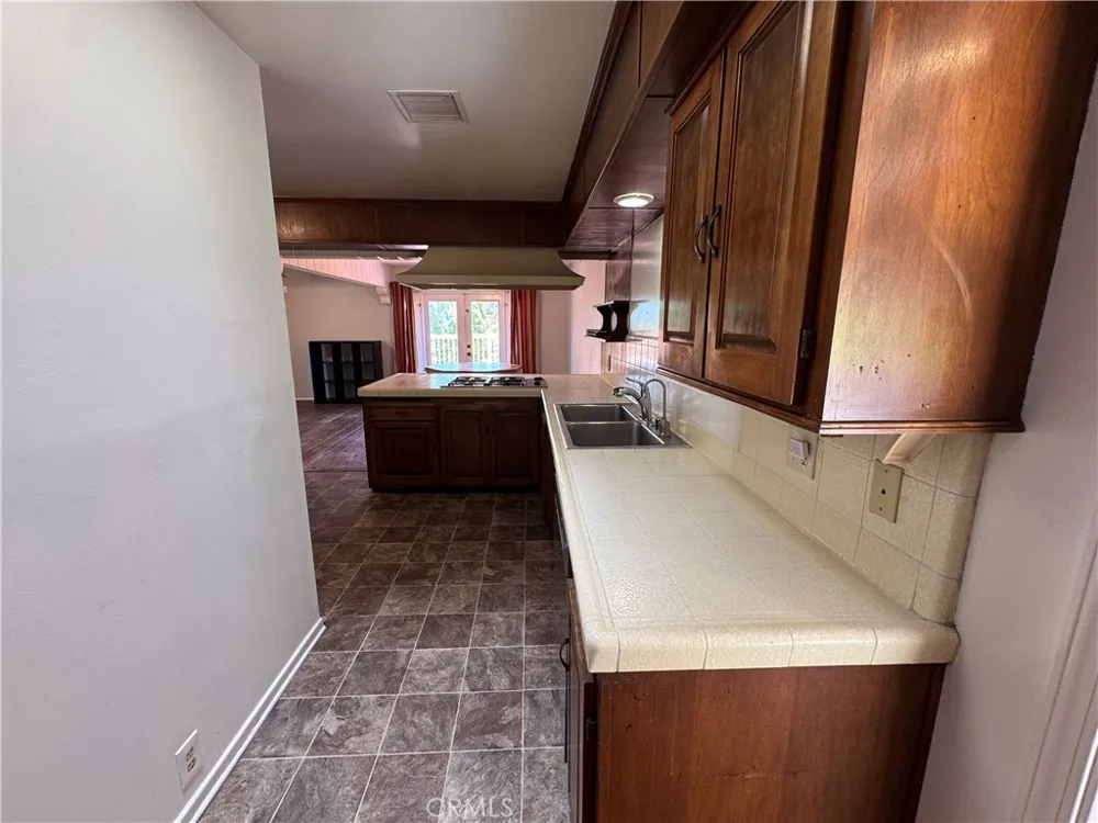 21015 Cantel Walnut, CA 91789