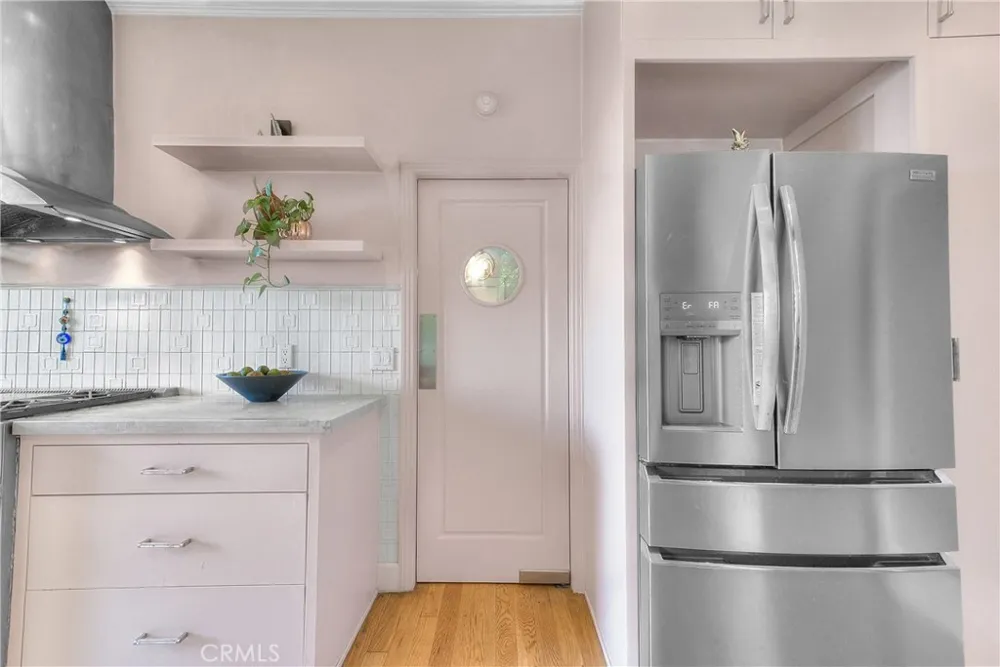 1641 Crescent Heights Los Angeles, CA 90069