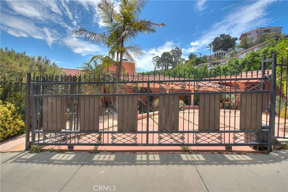 1641 Crescent Heights Los Angeles, CA 90069
