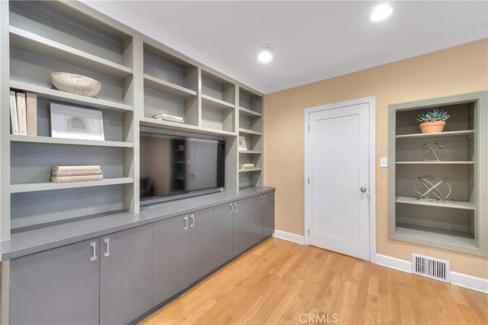 1641 Crescent Heights Los Angeles, CA 90069