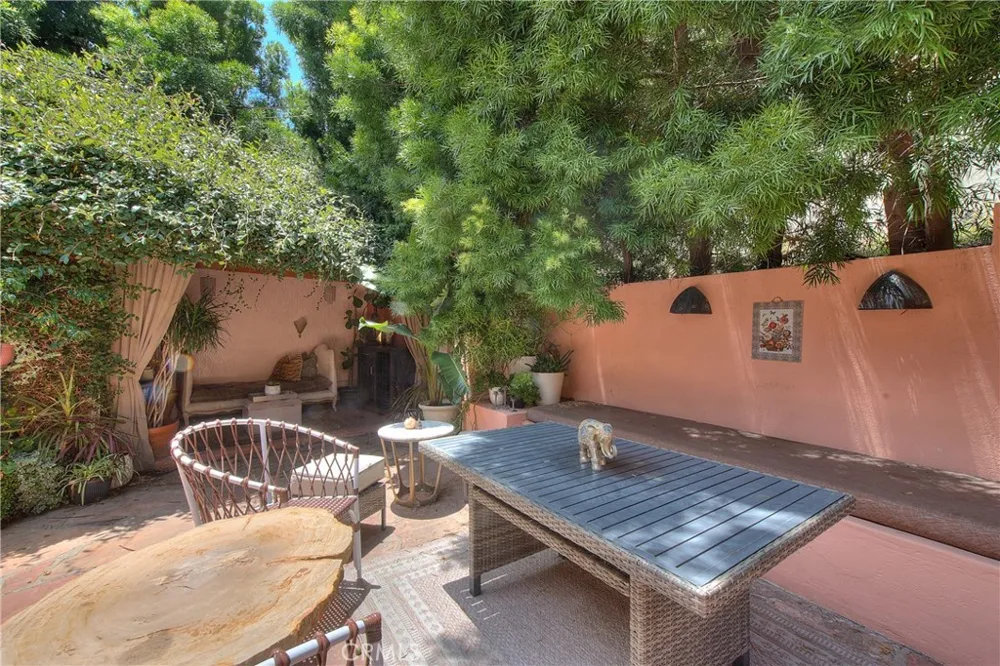 1641 Crescent Heights Los Angeles, CA 90069