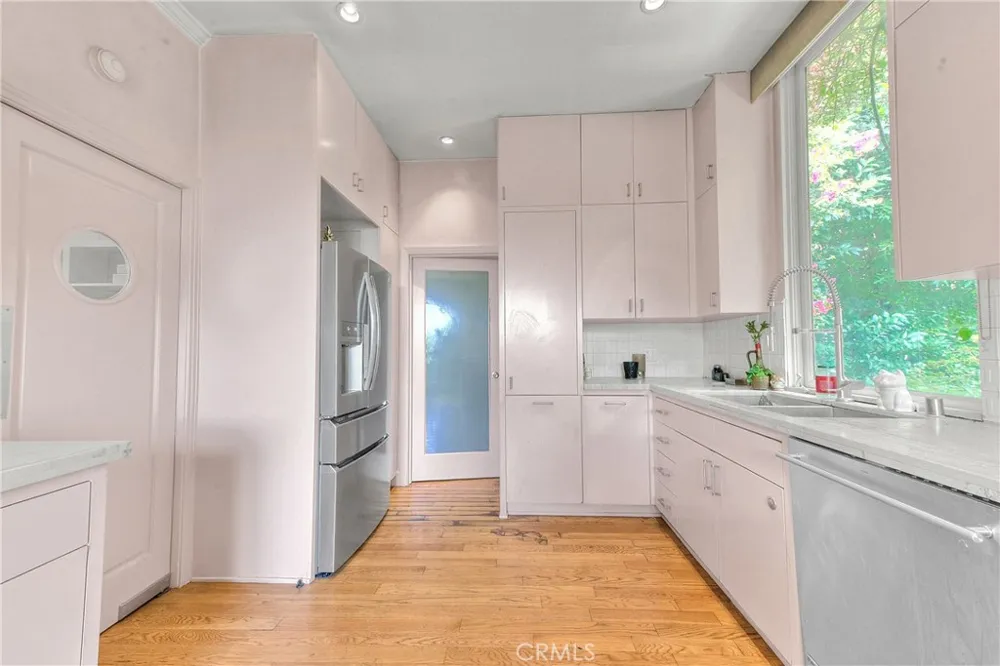 1641 Crescent Heights Los Angeles, CA 90069