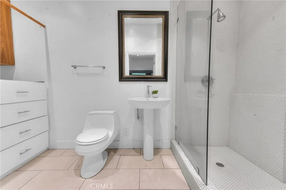 1641 Crescent Heights Los Angeles, CA 90069