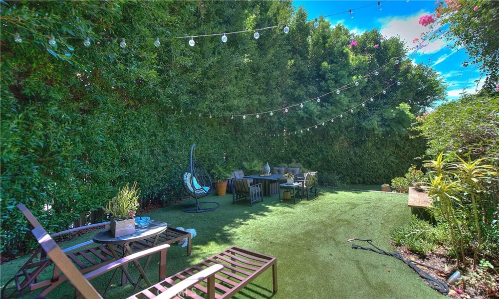 1641 Crescent Heights Los Angeles, CA 90069