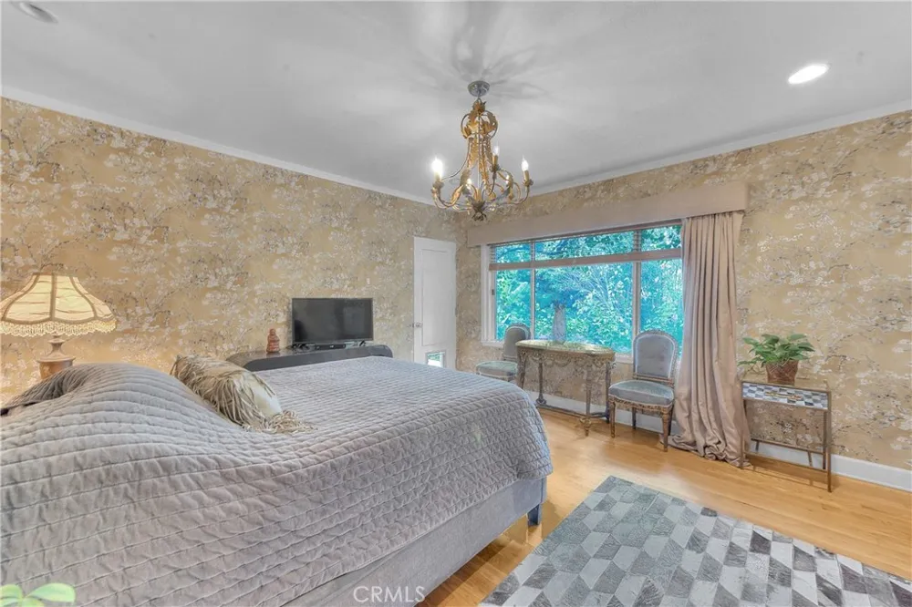 1641 Crescent Heights Los Angeles, CA 90069