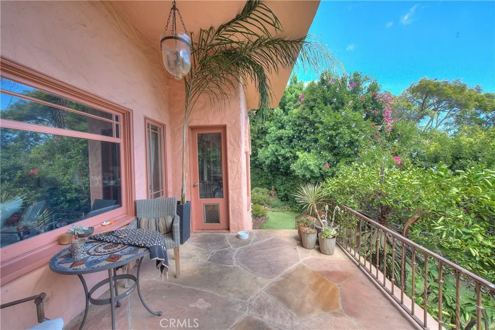 1641 Crescent Heights Los Angeles, CA 90069