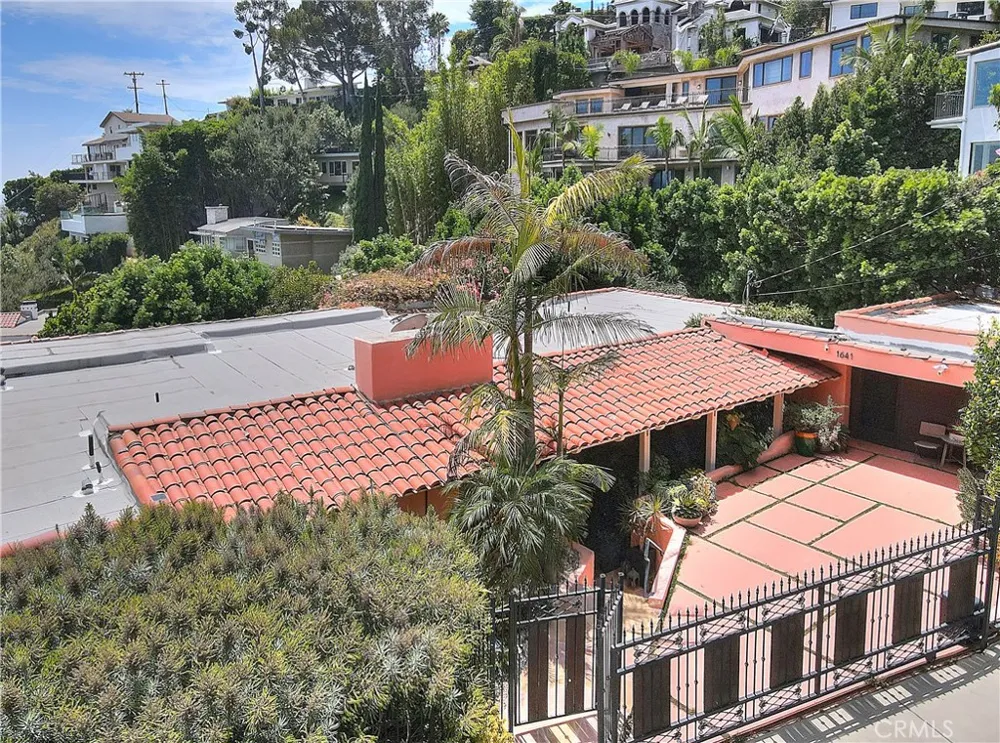 1641 Crescent Heights Los Angeles, CA 90069