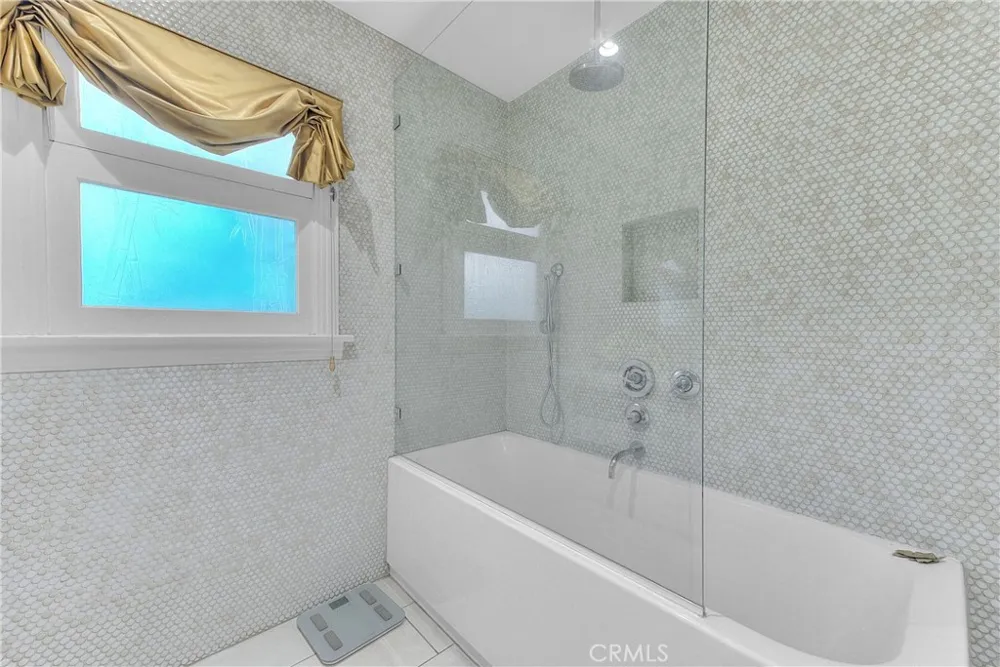 1641 Crescent Heights Los Angeles, CA 90069