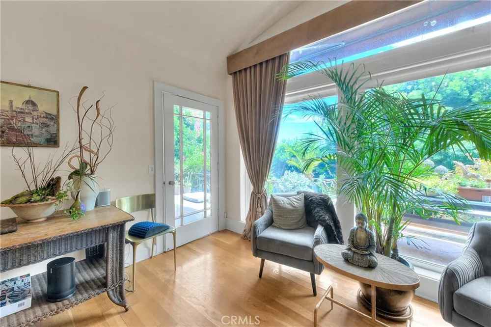 1641 Crescent Heights Los Angeles, CA 90069