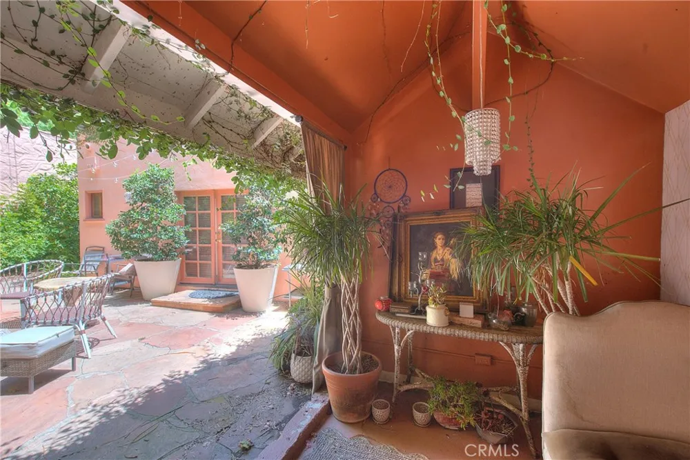 1641 Crescent Heights Los Angeles, CA 90069
