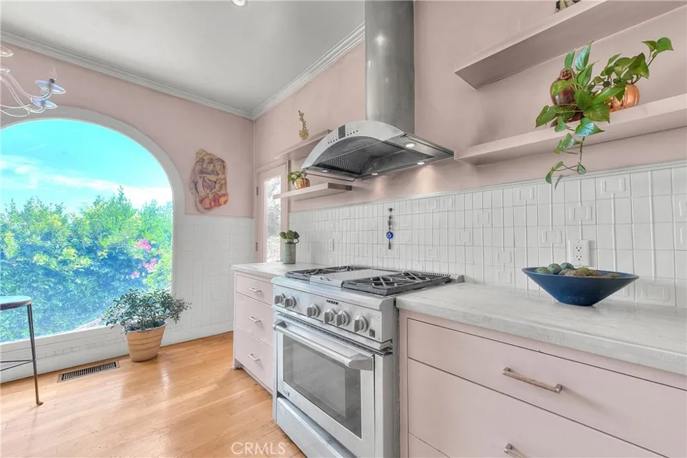 1641 Crescent Heights Los Angeles, CA 90069