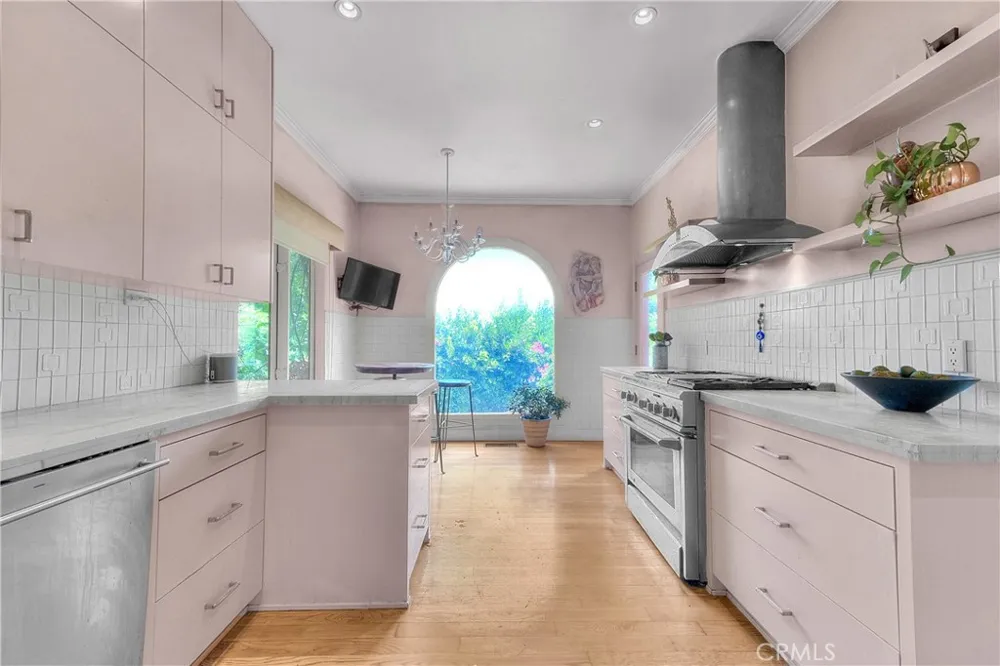 1641 Crescent Heights Los Angeles, CA 90069