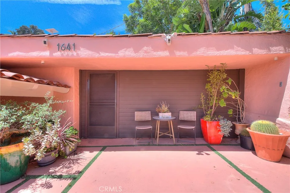 1641 Crescent Heights Los Angeles, CA 90069