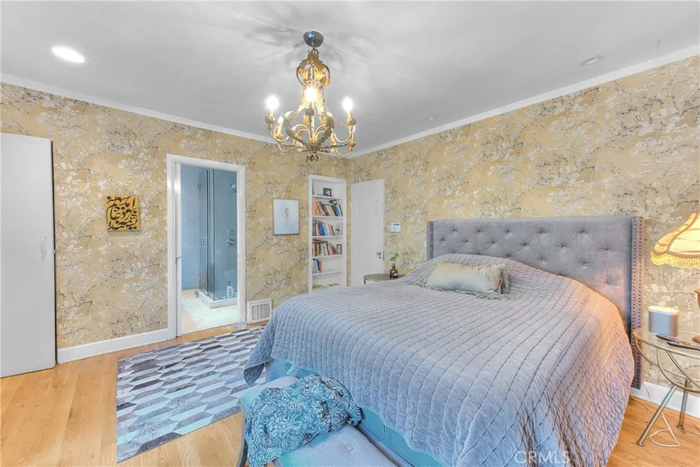 1641 Crescent Heights Los Angeles, CA 90069