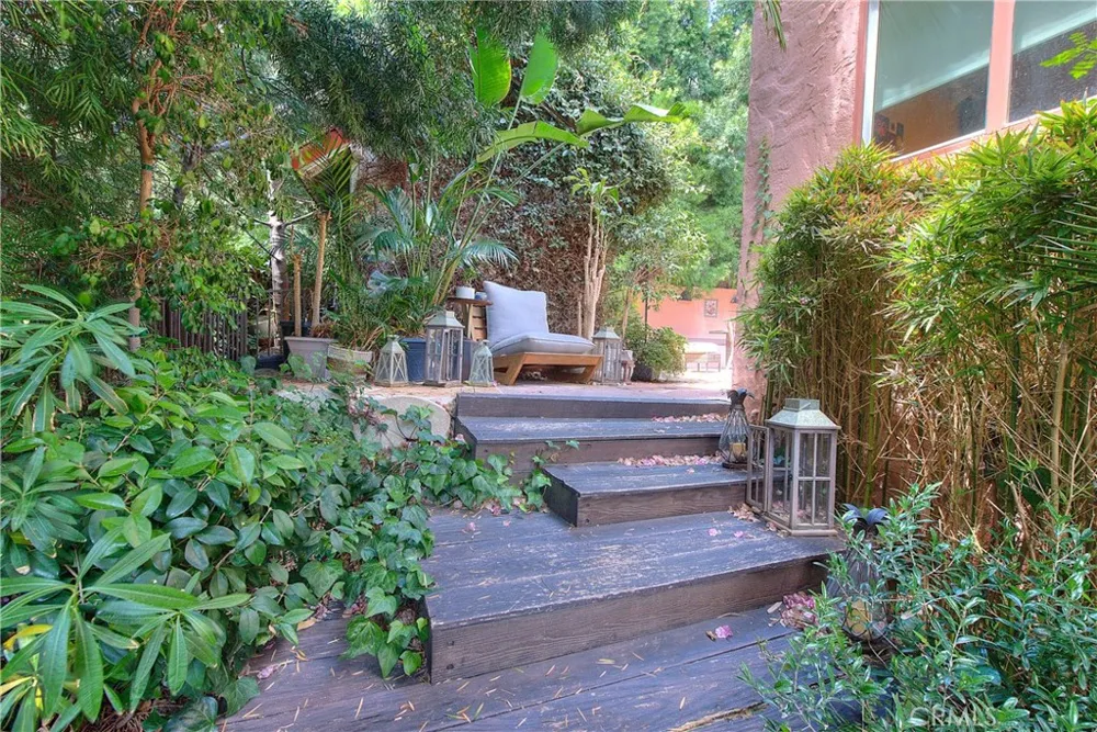 1641 Crescent Heights Los Angeles, CA 90069