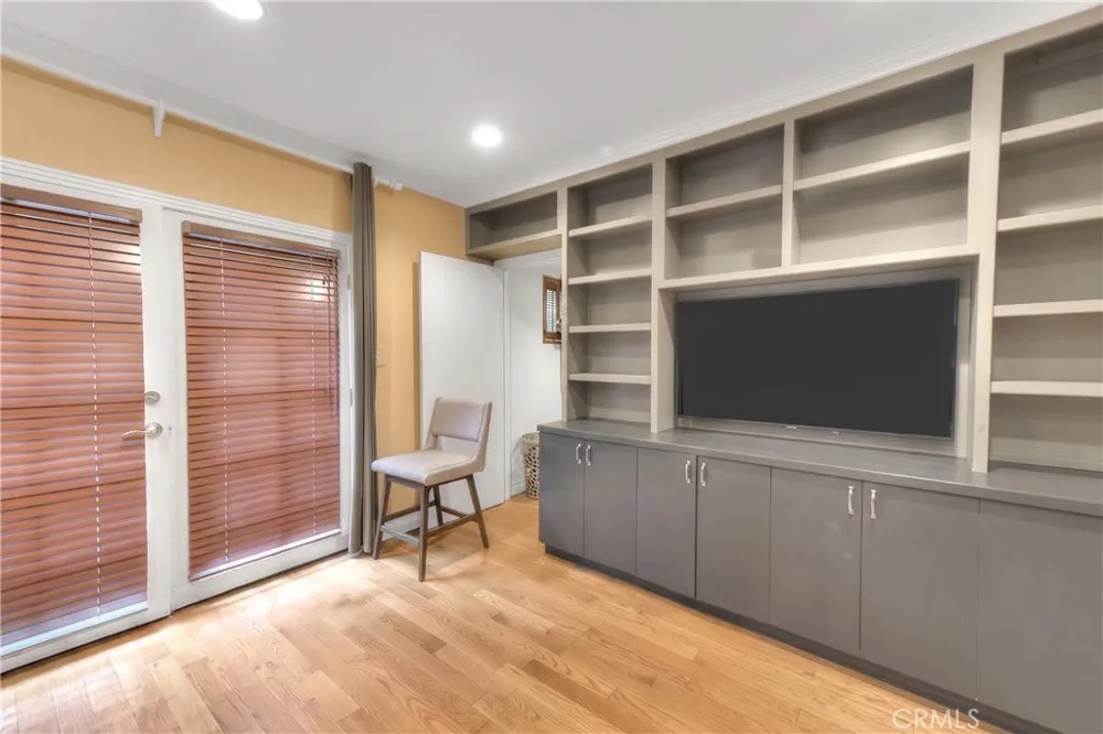 1641 Crescent Heights Los Angeles, CA 90069