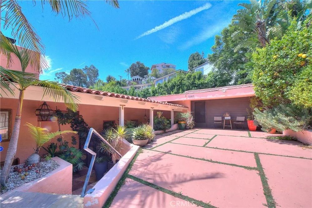 1641 Crescent Heights Los Angeles, CA 90069