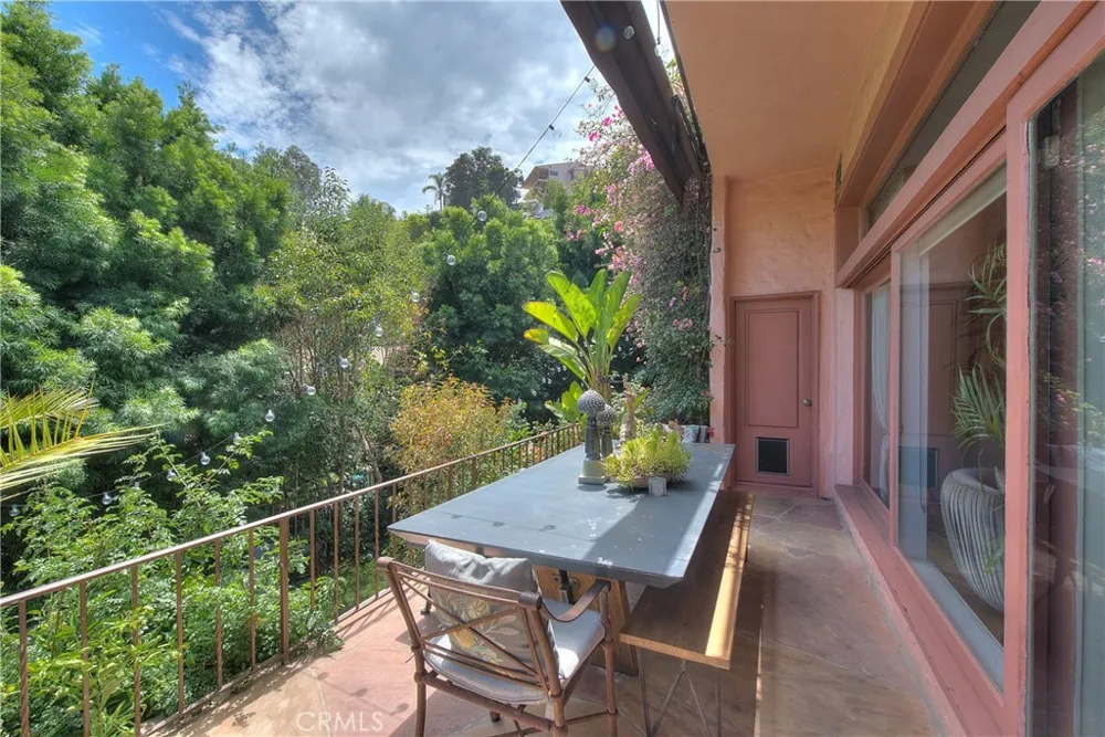1641 Crescent Heights Los Angeles, CA 90069