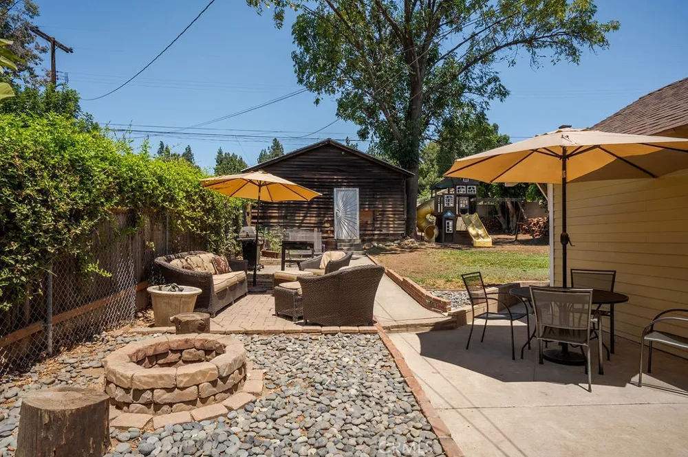 237 W 4th San Dimas, CA 91773