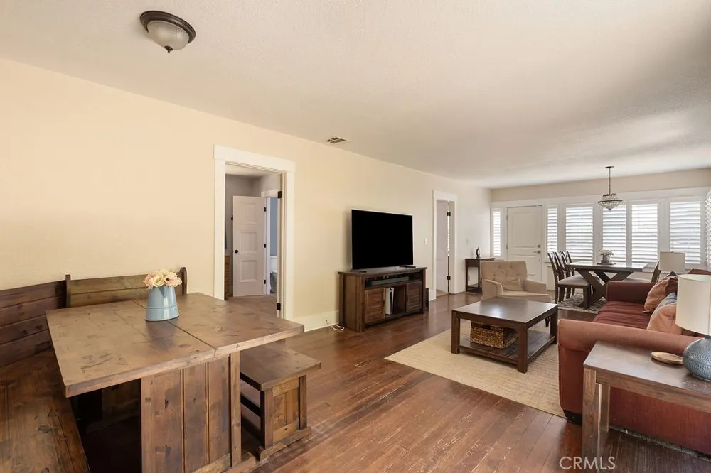 237 W 4th San Dimas, CA 91773