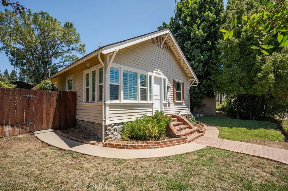 237 W 4th San Dimas, CA 91773